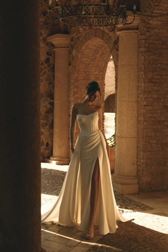 Elissar Collina #3 frontface vertical thumbnail