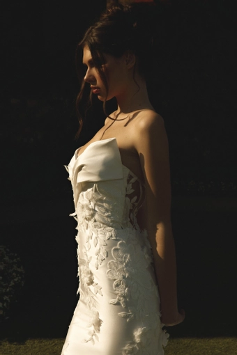 Elissar Esmeline #3 frontface vertical cropped thumbnail