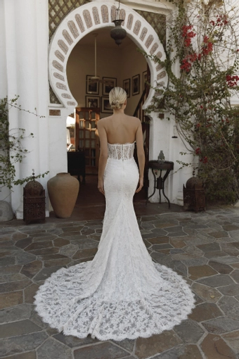 Elissar Georgina #6 backface vertical thumbnail