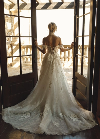 Elissar Isla #4 backface vertical thumbnail