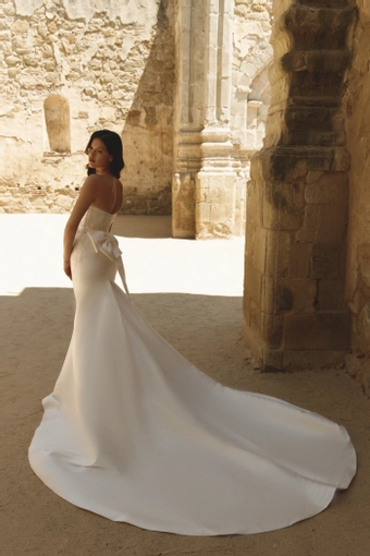 Elissar Claire #2 backface vertical thumbnail