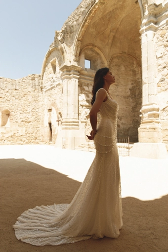 Elissar Giselle #1 vertical thumbnail