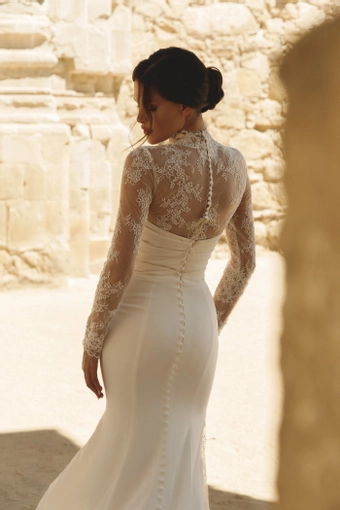 Elissar Iyla #4 backface vertical cropped thumbnail