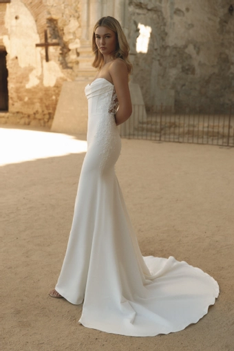 Elissar Odette #2 vertical thumbnail