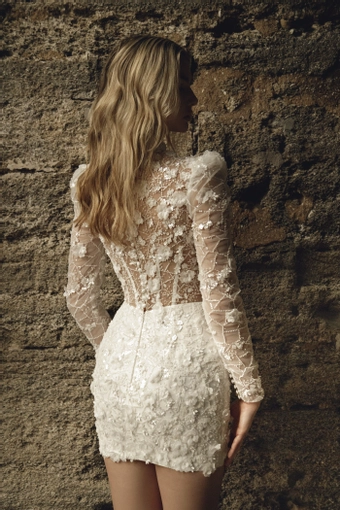 Elissar Eloisa #8 backface vertical thumbnail