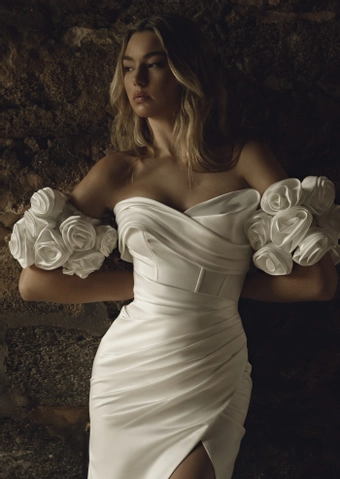 Elissar Rosa #4 frontface vertical cropped thumbnail