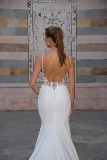 Elissar #0672 #7 backface vertical cropped thumbnail