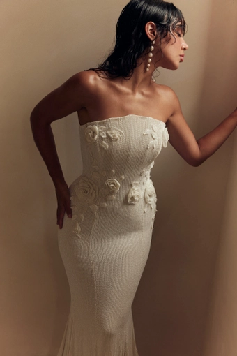 Leah Da Gloria Style #Camelia #2 frontface vertical cropped thumbnail