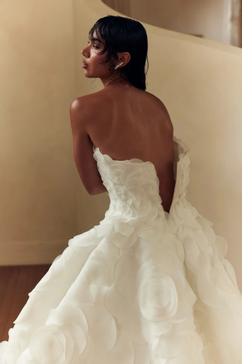 Leah Da Gloria Style #Dove #7 backface vertical cropped thumbnail