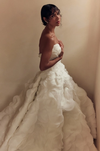 Leah Da Gloria Style #Dove #5 vertical cropped thumbnail