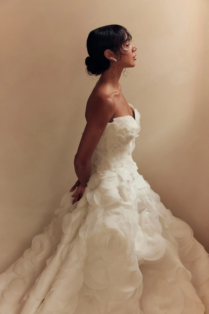 Leah Da Gloria Style #Dove #14 vertical cropped thumbnail