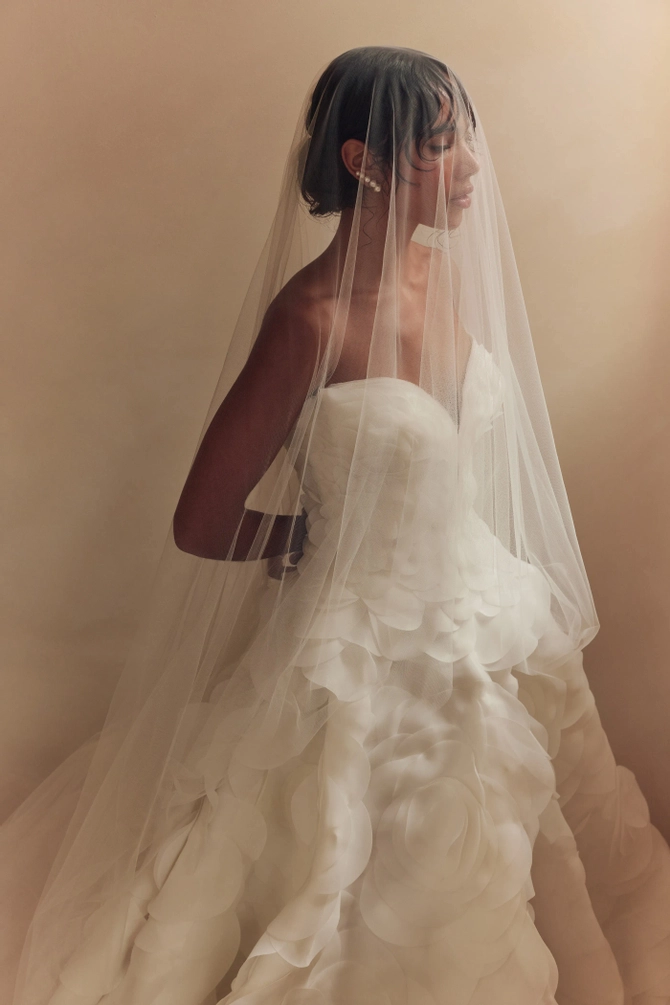 Leah Da Gloria Style #Dove #11 frontface vertical cropped thumbnail