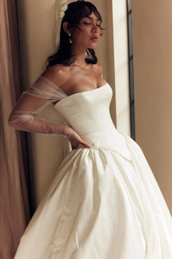 Leah Da Gloria Style #Elizabeth #3 frontface vertical cropped thumbnail