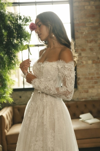 Maggie Sottero Kitaro #8 frontface vertical cropped thumbnail