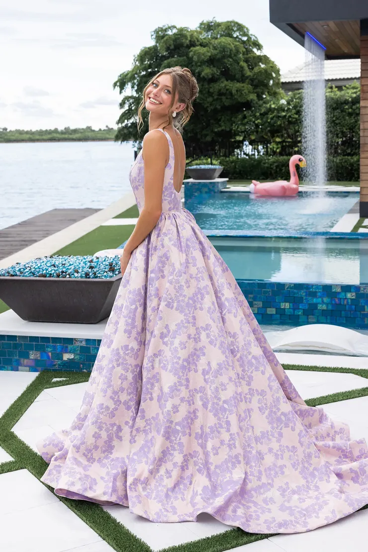 Portia and Scarlett XO185