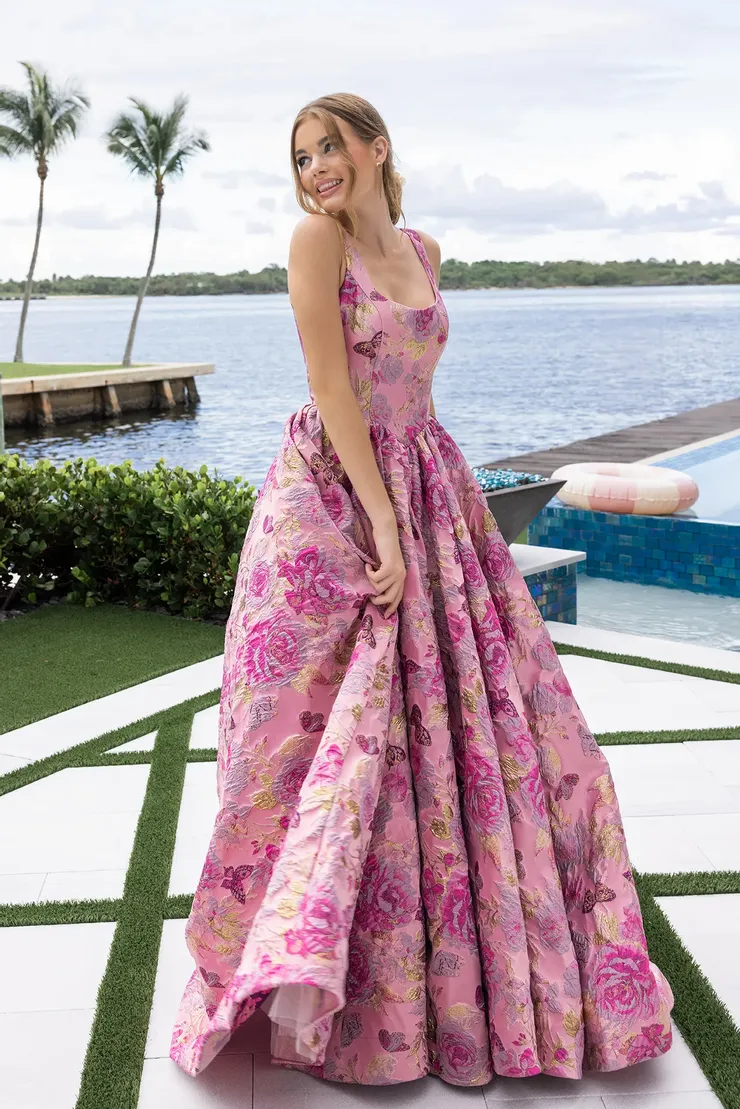 Portia and Scarlett XO188