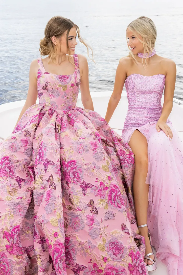 Portia and Scarlett XO188