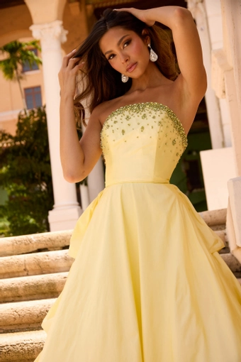 Ava Presley Style #26417 #4 frontface vertical cropped thumbnail