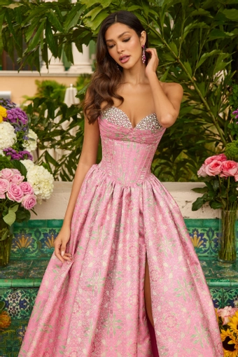 Ava Presley Style #42318 #5 frontface vertical cropped thumbnail