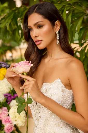 Ava Presley Style #47244 #5 frontface vertical cropped thumbnail