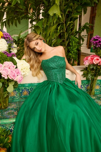 Ava Presley Style #47255 #6 frontface vertical cropped thumbnail