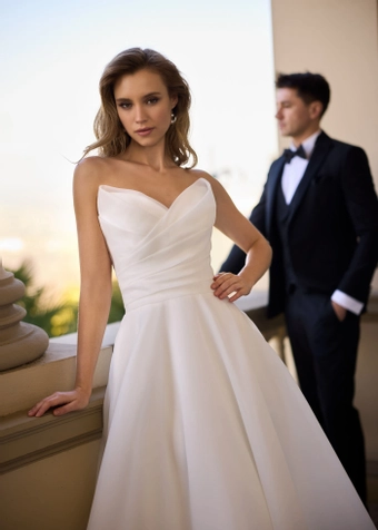 Randy Fenoli Janine #2 frontface vertical cropped thumbnail