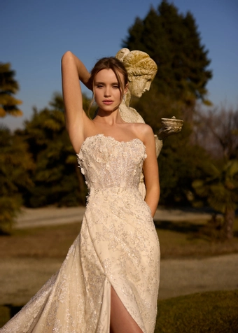 Randy Fenoli Jasmine #4 frontface vertical cropped thumbnail