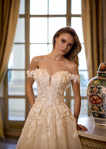 Randy Fenoli Jen #4 frontface vertical cropped thumbnail