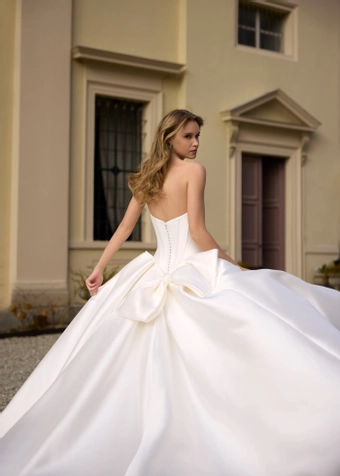 Randy Fenoli Jenna #6 backface vertical cropped thumbnail