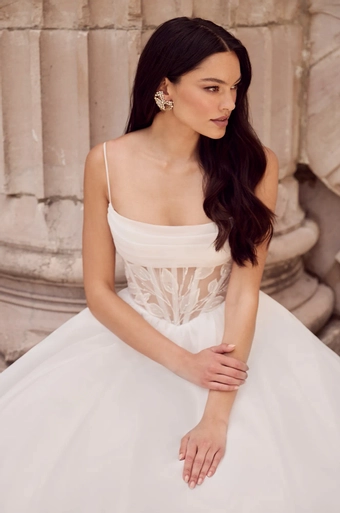 Paloma Blanca Style #P5186 #2 frontface vertical cropped thumbnail