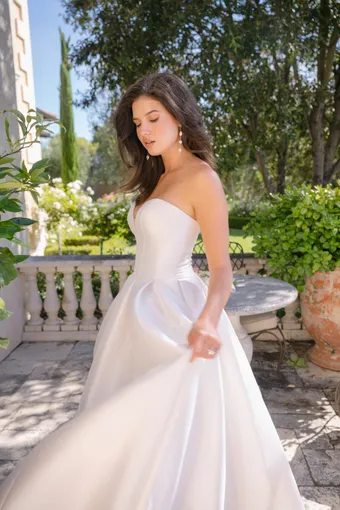 Allure Bridals Style #A1404 #7 frontface vertical cropped thumbnail