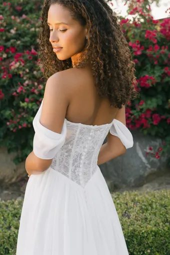 Allure Bridals Style #A1405 #11 backface vertical cropped thumbnail