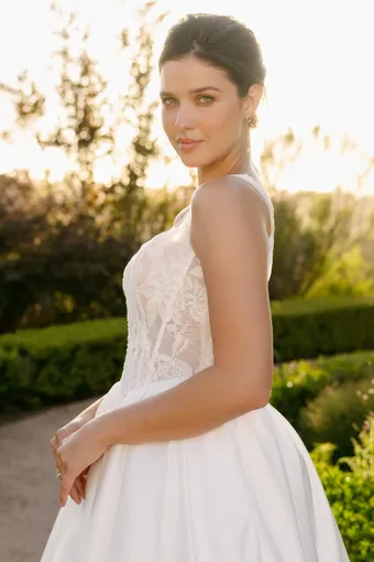 Allure Style A1406 #9 vertical thumbnail