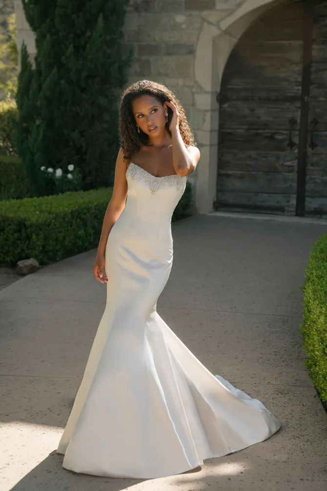 Allure Bridals | Bella Bridal Gallery - A1411 | Bella Bridal Gallery