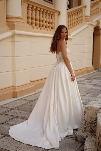 Zakaa Couture Clarisse #4 backface vertical thumbnail