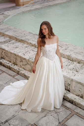 Zakaa Couture Clarisse #2 frontface vertical thumbnail