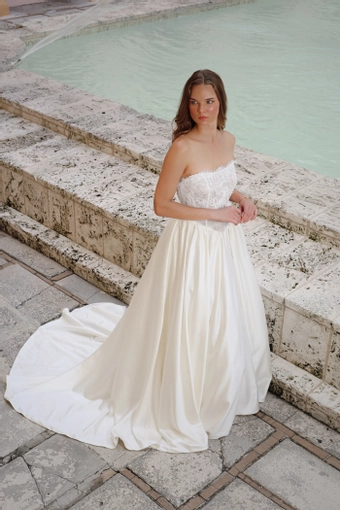 Zakaa Couture Clarisse #1 frontface vertical thumbnail