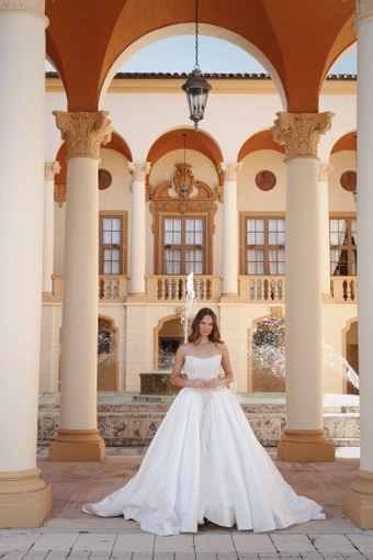 Zakaa Couture Vienna #0 default frontface vertical thumbnail