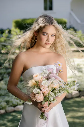 Allure Romance Style #R3905 #4 frontface vertical cropped thumbnail