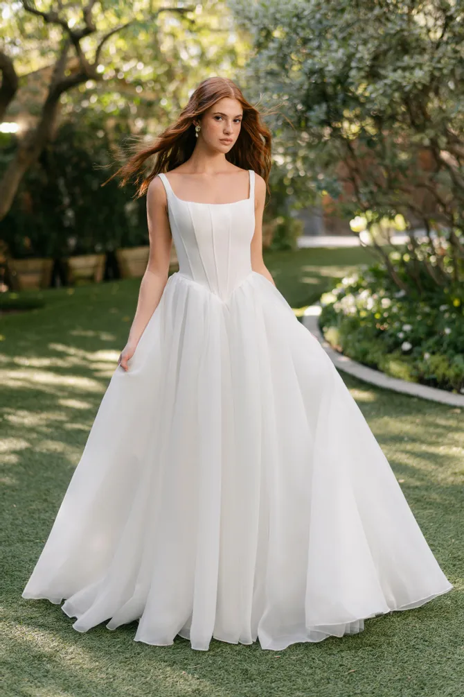 Allure Romance | Anjolique Bridal and Formal - R3907 | Anjolique Bridal