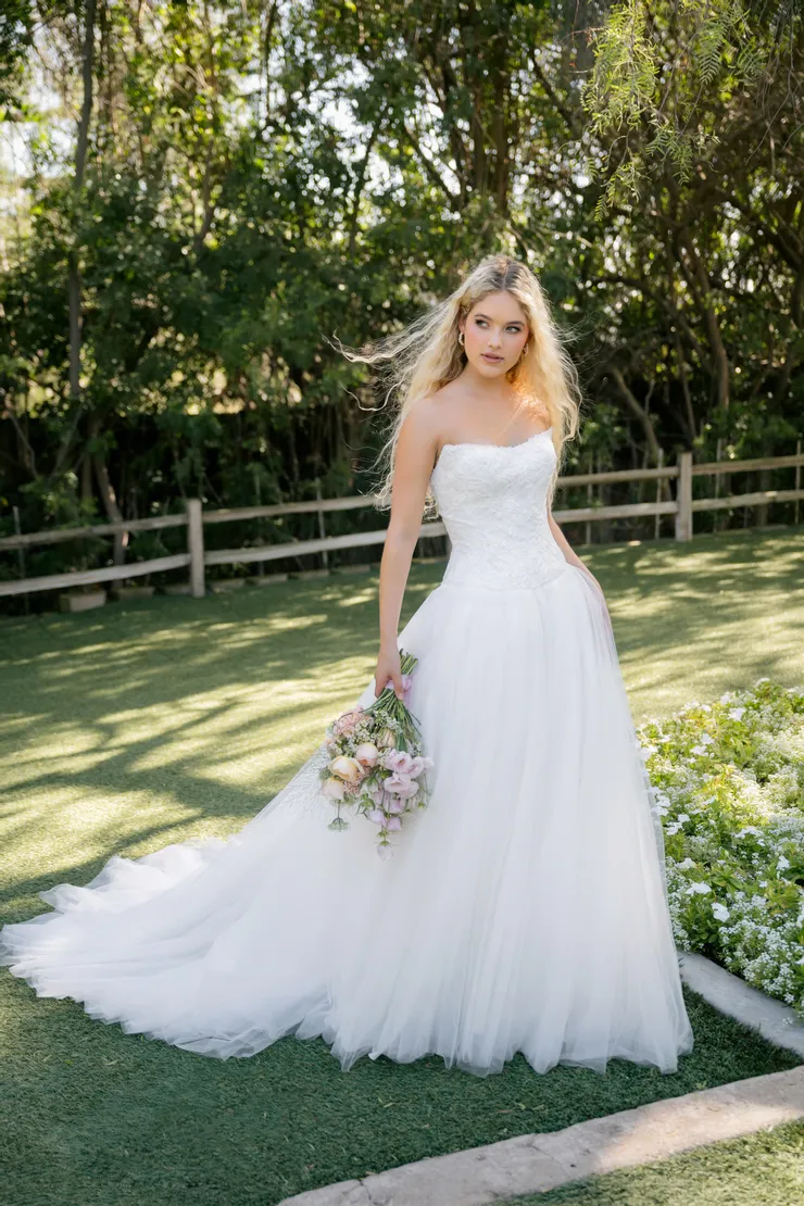 Allure Romance #R3909 Default Thumbnail Image