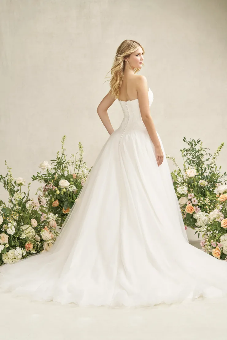 Allure Romance Spring 2026 Backface Thumbnail Image