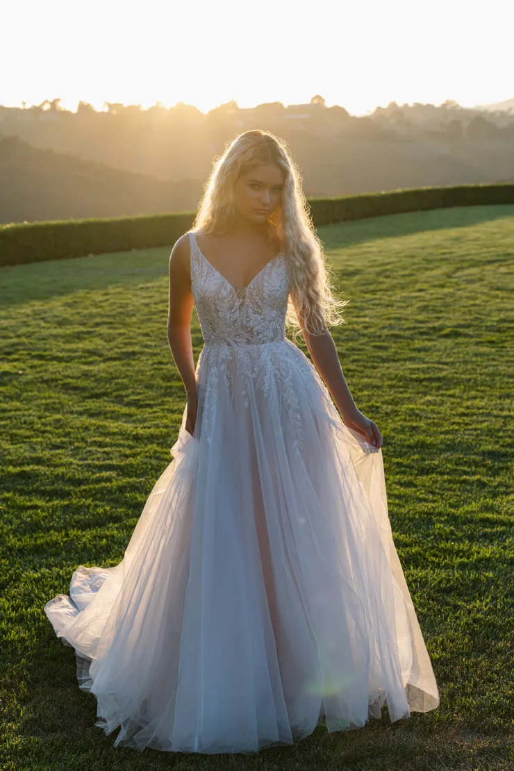 Allure Romance #R3910 Default Thumbnail Image