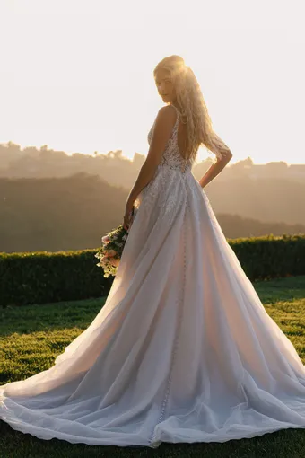 Allure Romance Style #R3910 #6 backface vertical thumbnail