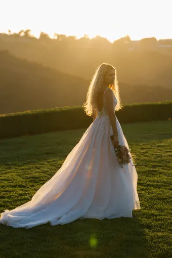 Allure Romance Style #R3910 #4 backface vertical thumbnail