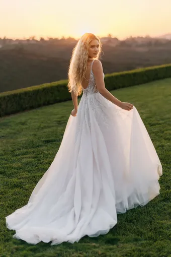 Allure Romance Style #R3910 #5 backface vertical thumbnail