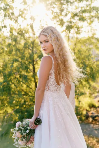 Allure Romance Style #R3910 #9 backface vertical cropped thumbnail