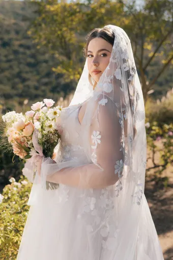 Allure Romance Style #R3912L #6 backface vertical cropped thumbnail