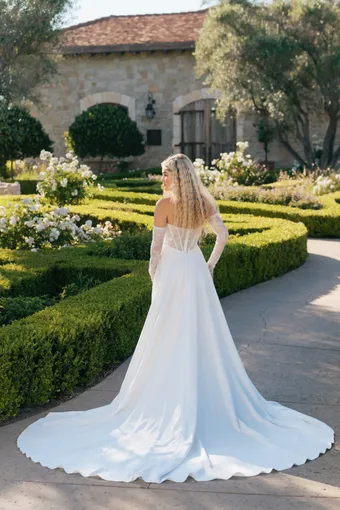 Allure Romance Style #R3913 #4 backface vertical thumbnail