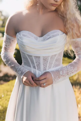 Allure Romance Style #R3913 #8 frontface vertical cropped thumbnail